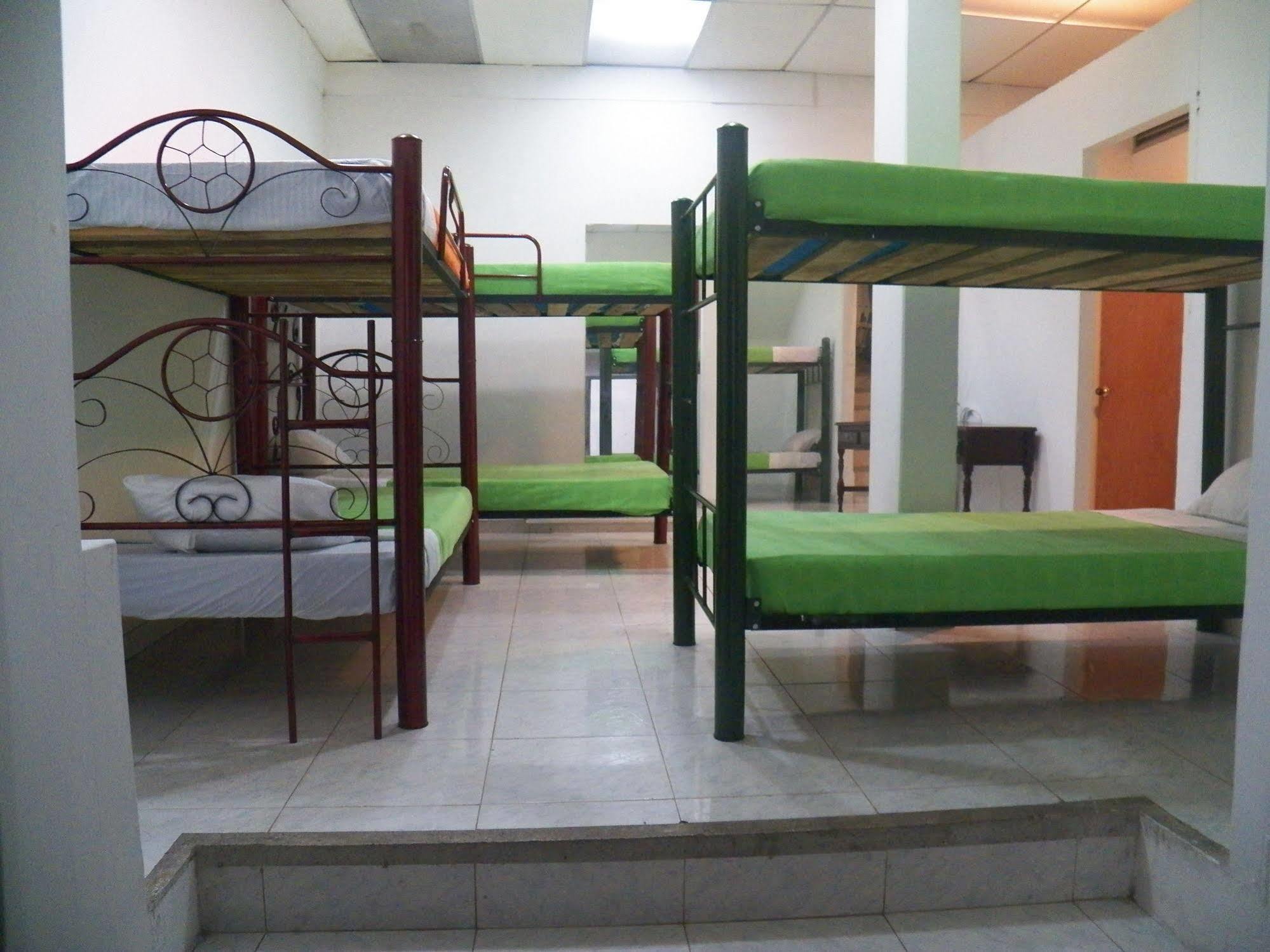 Hostal Deluxe Santander Manizales Exterior photo