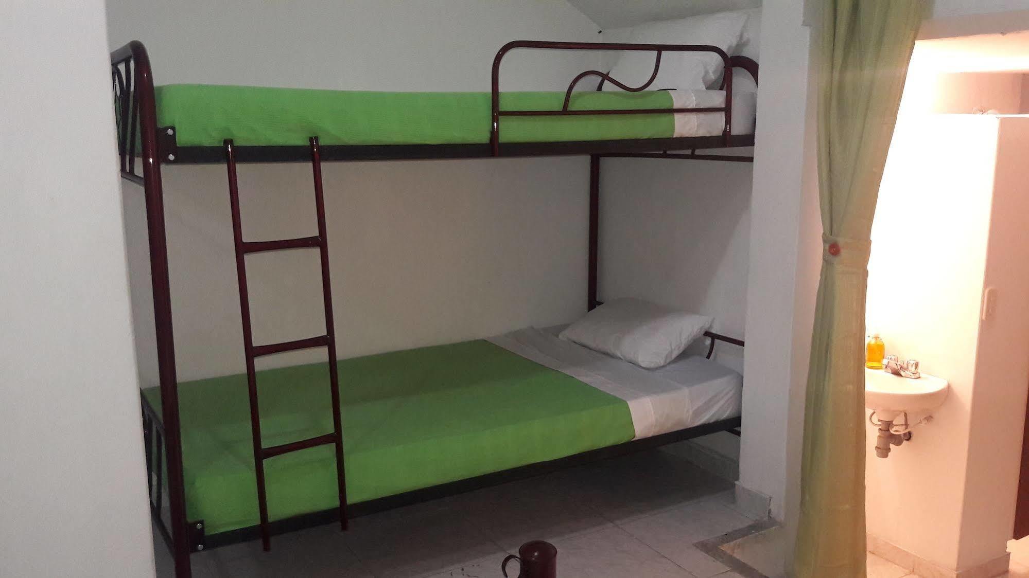 Hostal Deluxe Santander Manizales Exterior photo