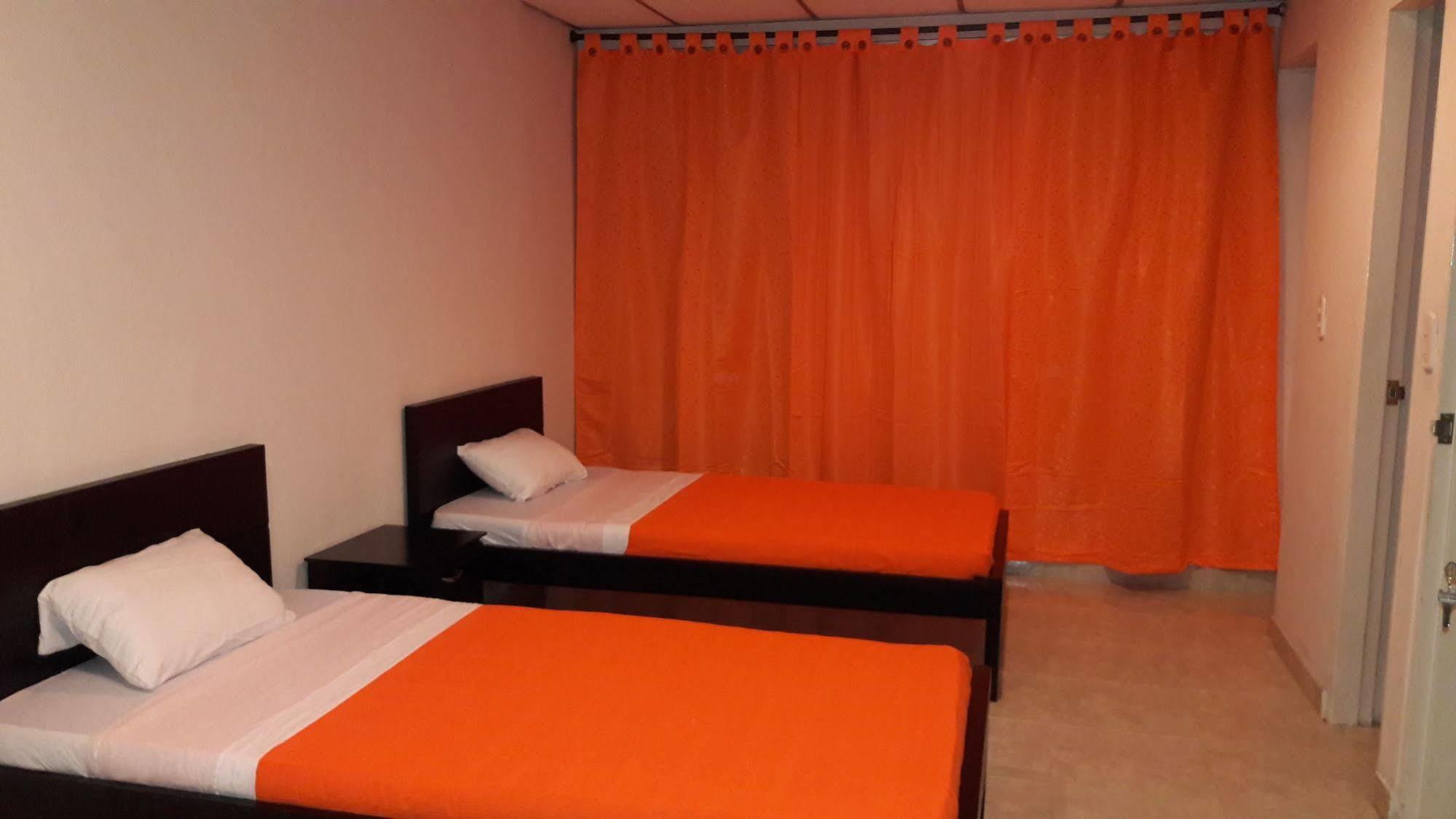 Hostal Deluxe Santander Manizales Exterior photo