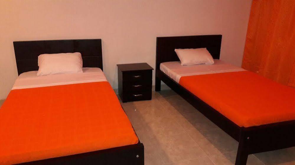 Hostal Deluxe Santander Manizales Exterior photo